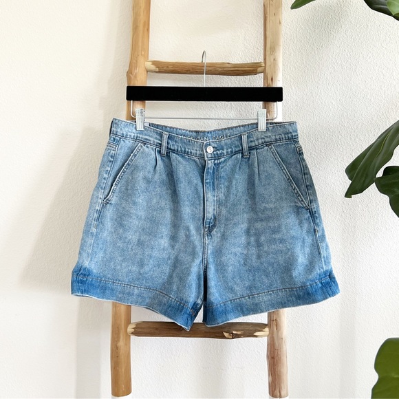 SOLD American Eagle Outfitters High Rise Denim 90s Style Mom Shorts - Picture 2 of 6